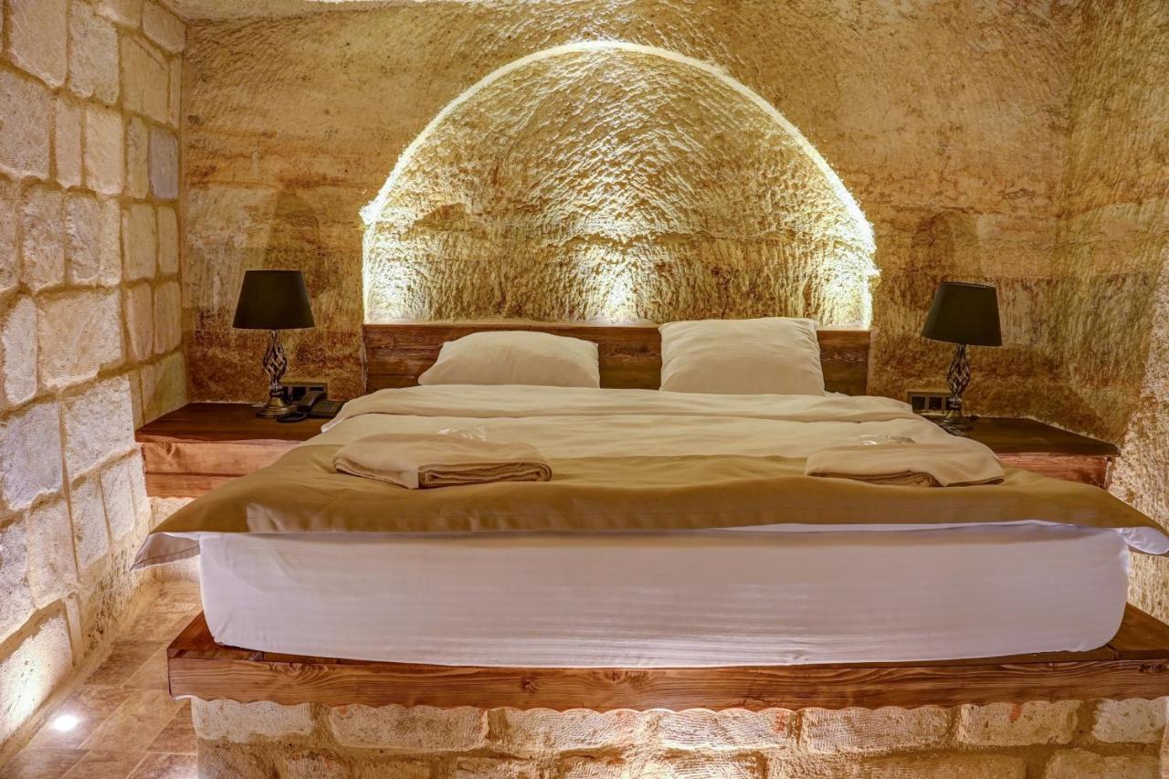 Dionysos Cave Cappadocia אורגופ