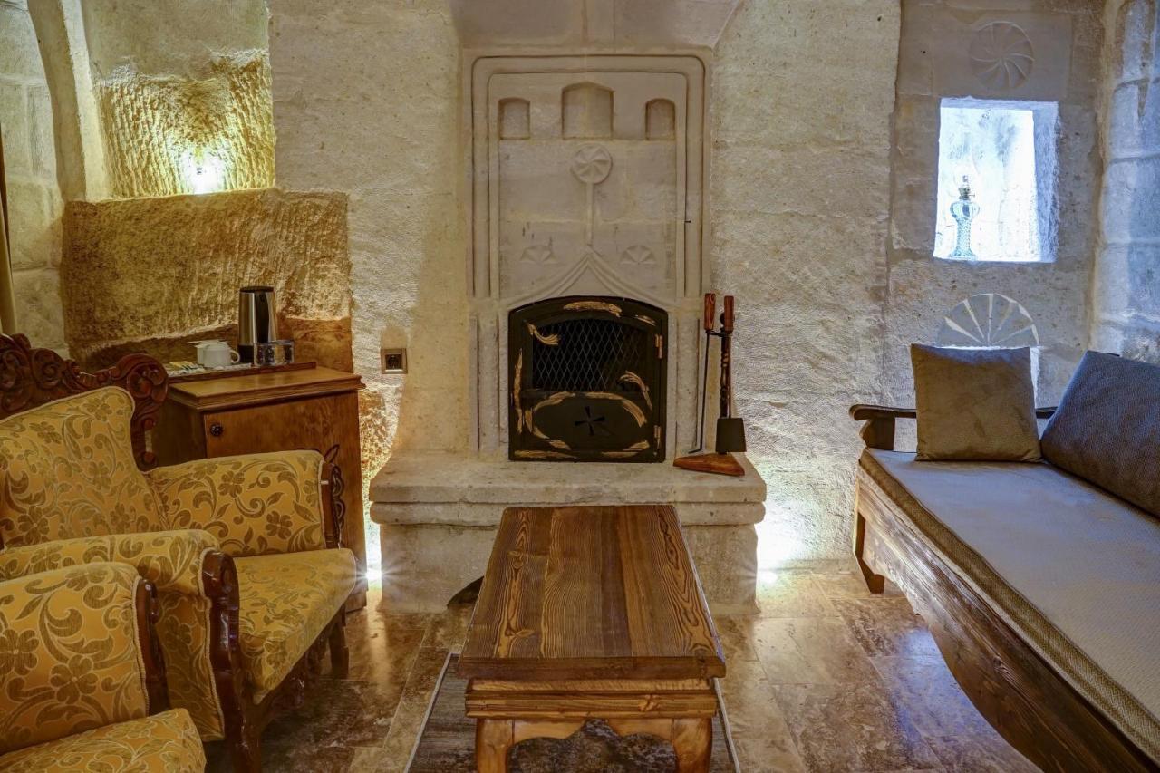 Dionysos Cave Cappadocia אורגופ
